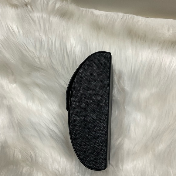 Prada Sleek Black Textured Case - Picture 6 of 8